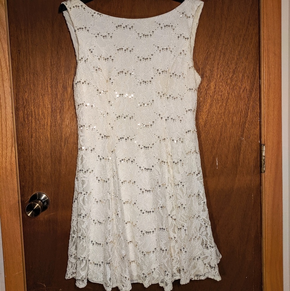 White Lace Homecoming Dress Size 13/14
